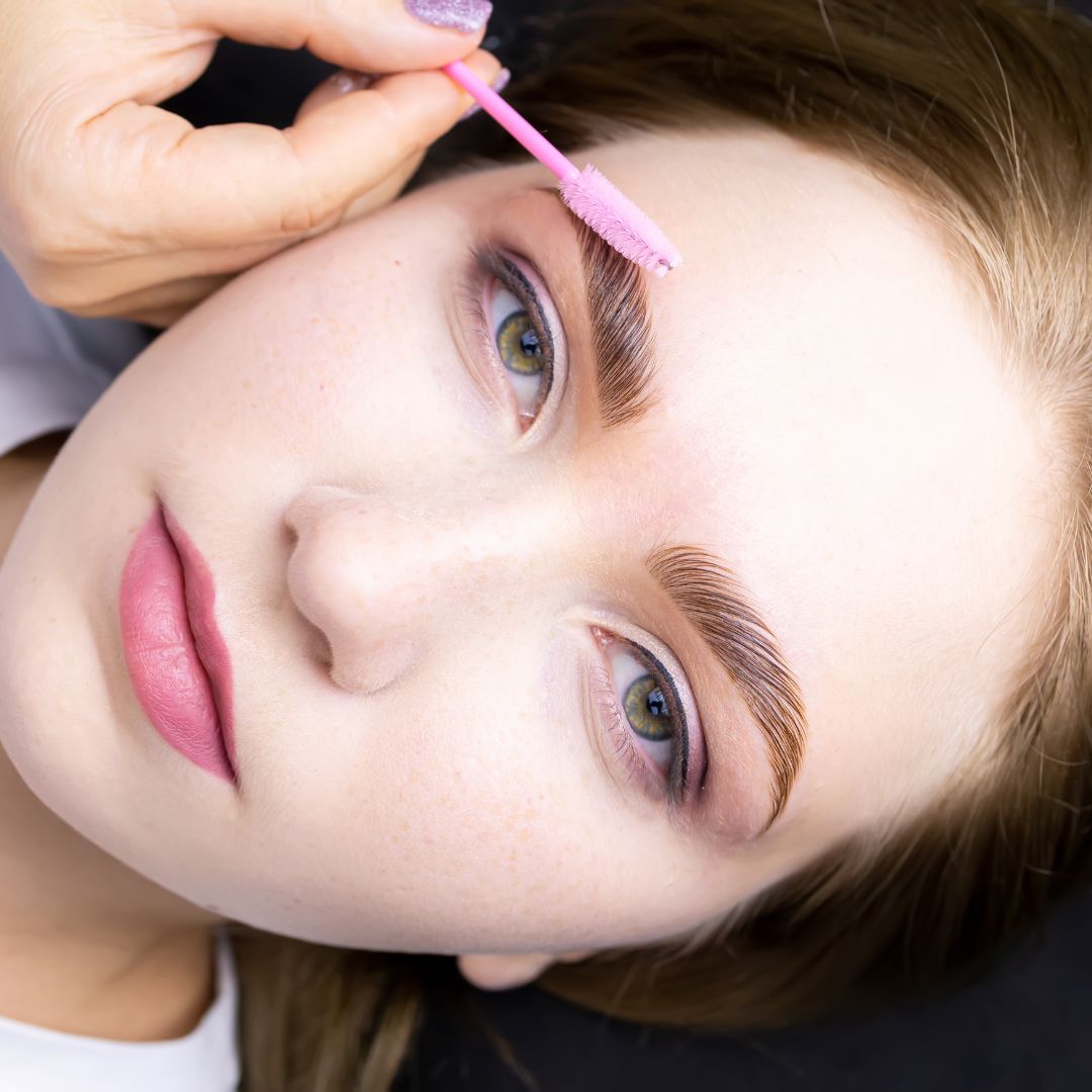 LAMINADO-DE-CEJAS-EN-PALMA